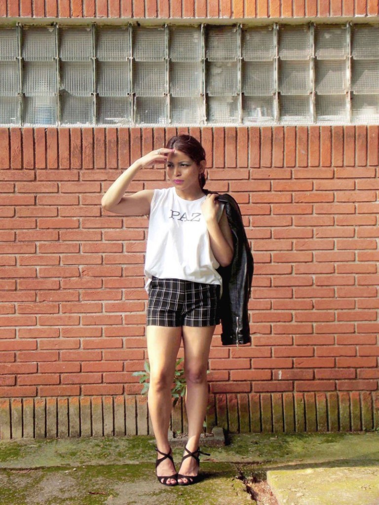 how-to-wear-plaid-shorts